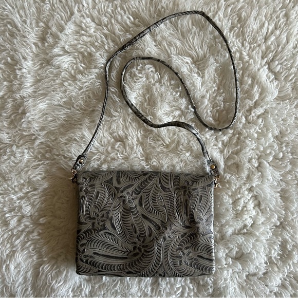 🔴 3/$15! Street Level Grey/Silver Embossed Foldover Crossbody Handbag - Picture 3 of 8